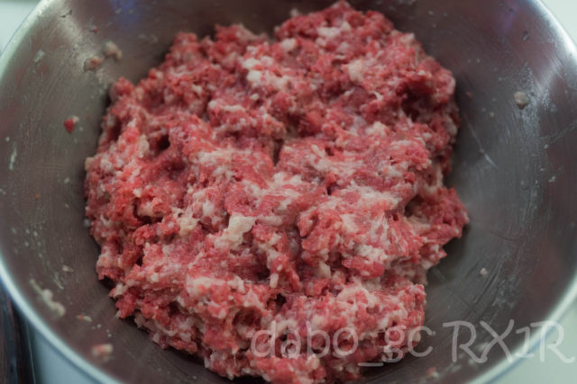 「和牛の脂身」と「普通の肉」でミンチを作った。ハンバーグが美味しい～～～～